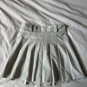 Aritzia Gray Pleated Mini Skirt